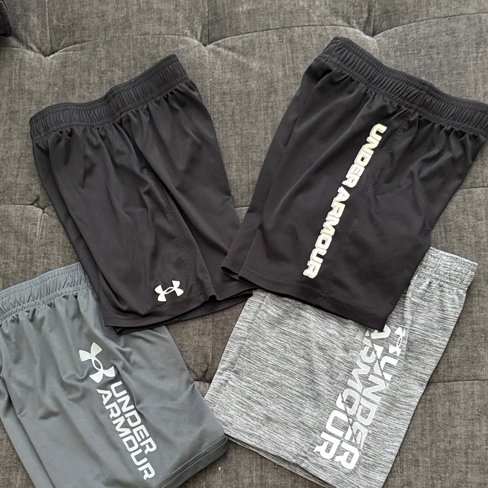Under Armour  Athletic Shorts in Black and Gray size 6